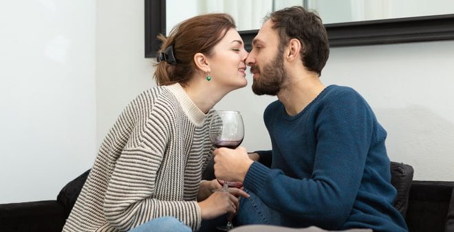 Balancing Work and Love: Herpes Dating Tips for Professionals